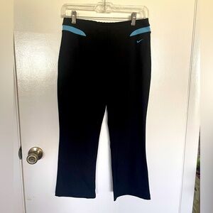 Nike FitDry Black leggings with blue accent crop flare SZ S 4-6